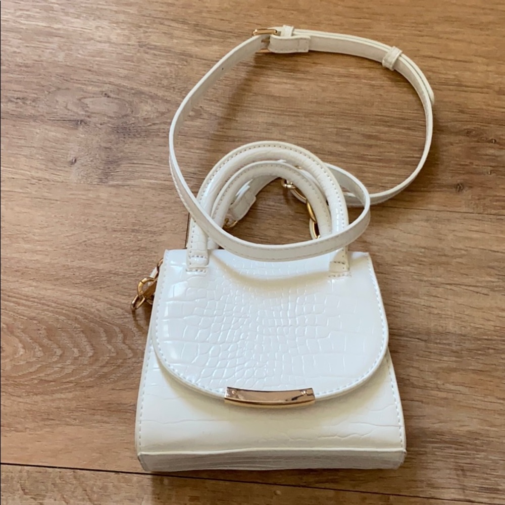 Windsor Store White Purse